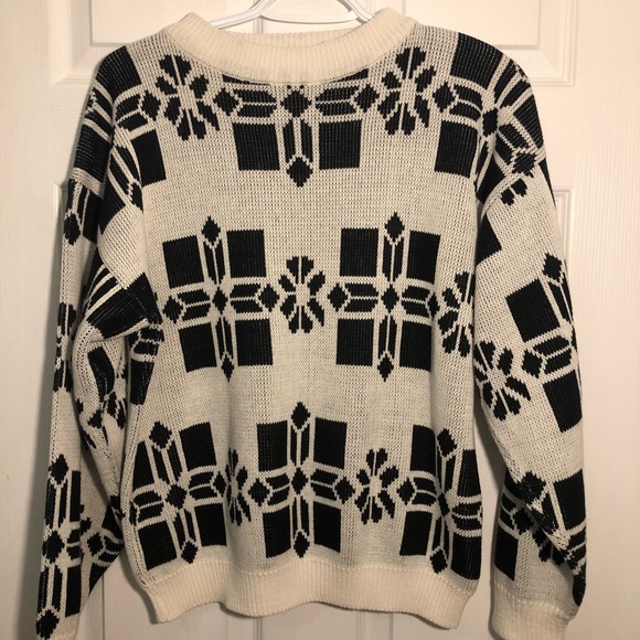 Vintage Razzle Dazzle geometric print sweater - Picture 2 of 4